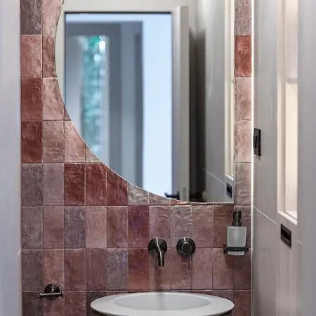 Golden Niche Apartment *