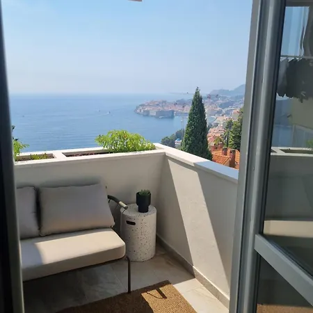 Golden Niche Apartment