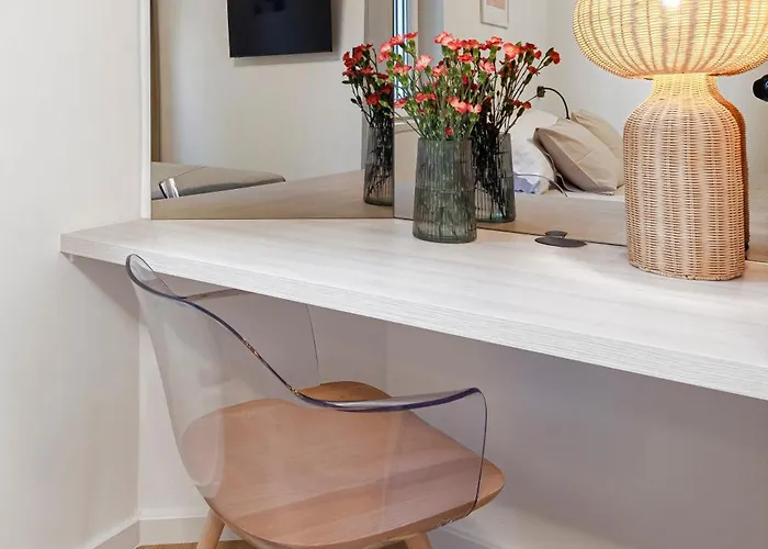 Golden Niche Apartment