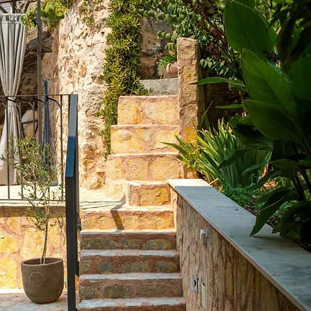 Golden Niche * Ragusa